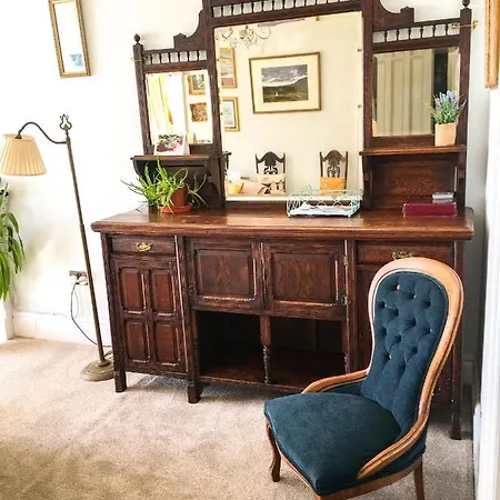 East Bank Apartment